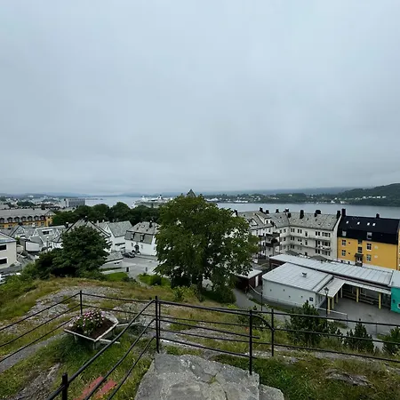 I Alesund. شقة *