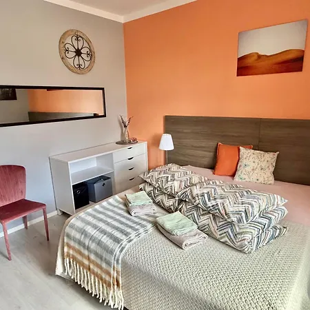 Bright And Spacious With A Balcony In Quiet Downtown Of Alesund