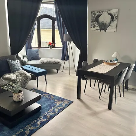 Bright And Spacious With A Balcony In Quiet Downtown Of *