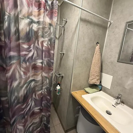 Bright And Spacious With A Balcony In Quiet Downtown Of Apartment *